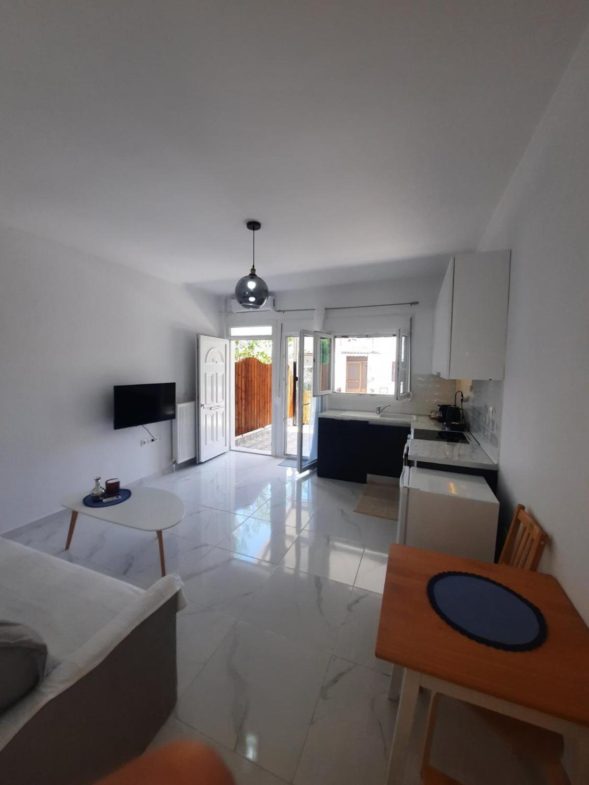 House B Diavata, Thessaloniki Appartement Buitenkant foto